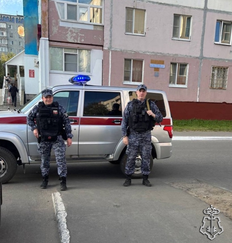 В Усинске росгвардейцы помогли эвакуировать граждан во время пожара