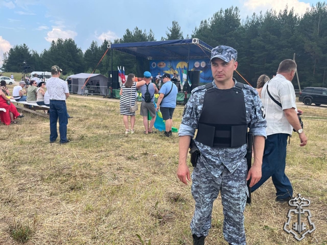 В Коми росгвардейцы обеспечили безопасность мероприятий, посвященных Дню воздушно-десантных войск