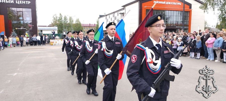 В Коми сотрудники вневедомственной охраны поздравили кадетов подшефных школ с Днём знаний