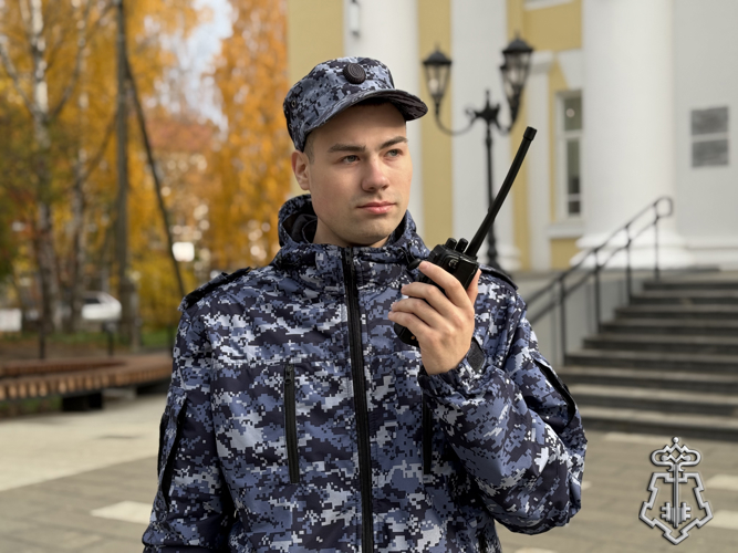 В Сыктывкаре сотрудники вневедомственной охраны Росгвардии задержали мужчину, пытавшегося похитить спортивный костюм из гипермаркета