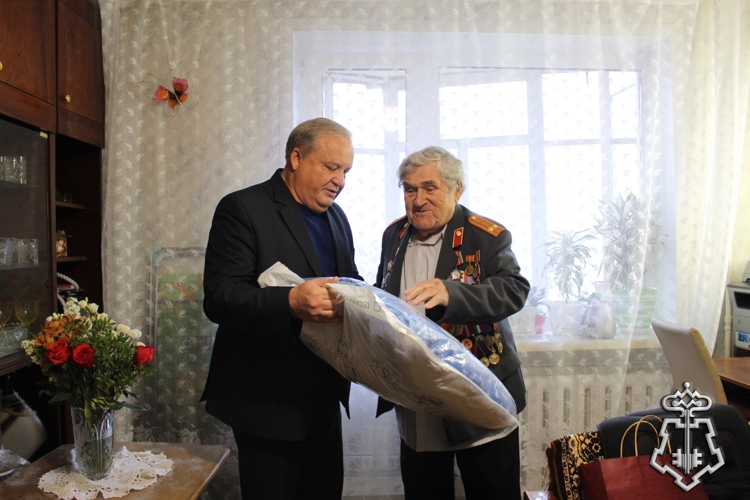 Начальник Управления вневедомственной охраны по Республике Коми поздравил ветерана службы с 73-й годовщиной профессионального праздника