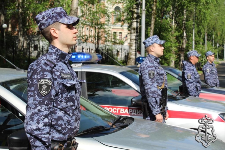 Сотрудники вневедомственной охраны Росгвардии отмечают профессиональный праздник