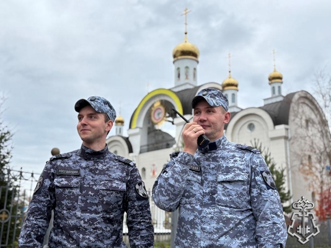Сотрудники вневедомственной охраны Росгвардии отмечают профессиональный праздник