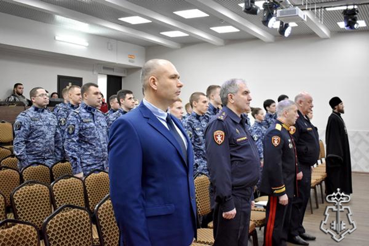 В Сыктывкаре состоялось торжественное мероприятие, посвящённое выпуску сотрудников вневедомственной охраны Росгвардии