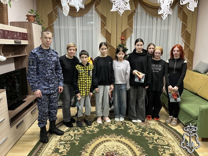 Росгвардейцы Печоры и Сосногорска приняли участие в акции «Росгвардейский Дед Мороз»