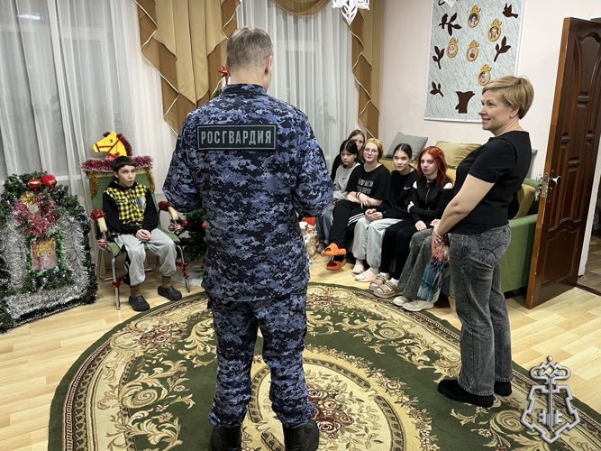 Росгвардейцы Печоры и Сосногорска приняли участие в акции «Росгвардейский Дед Мороз»
