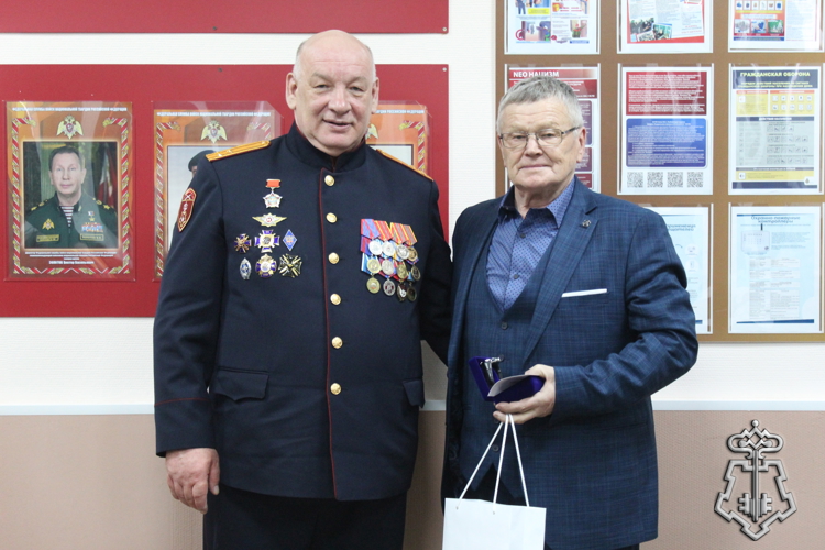 Начальник Управления вневедомственной охраны поздравил коллектив с 10-летим со дня образования войск национальной гвардии Российской Федерации