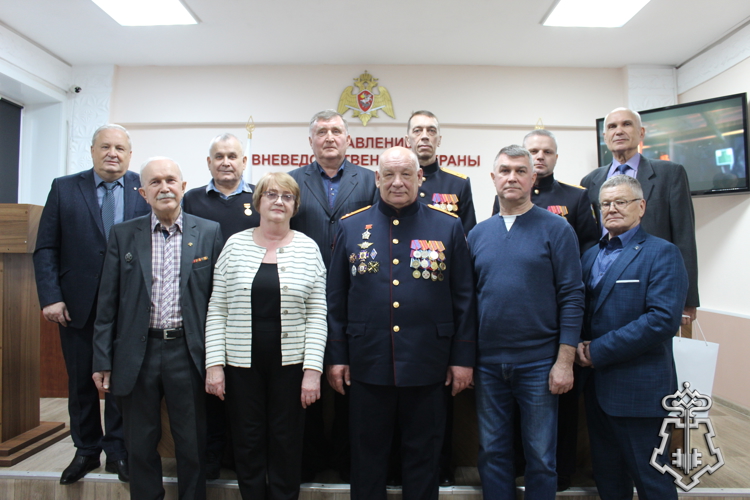 Начальник Управления вневедомственной охраны поздравил коллектив с 10-летим со дня образования войск национальной гвардии Российской Федерации