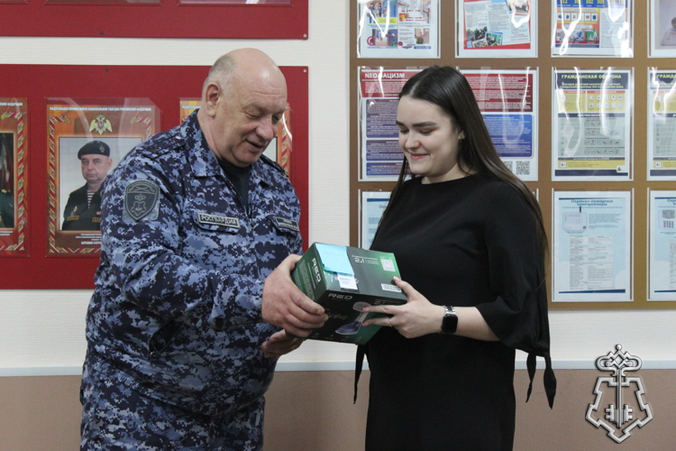 Начальник Управления вневедомственной охраны поздравил коллектив с 10-летим со дня образования войск национальной гвардии Российской Федерации