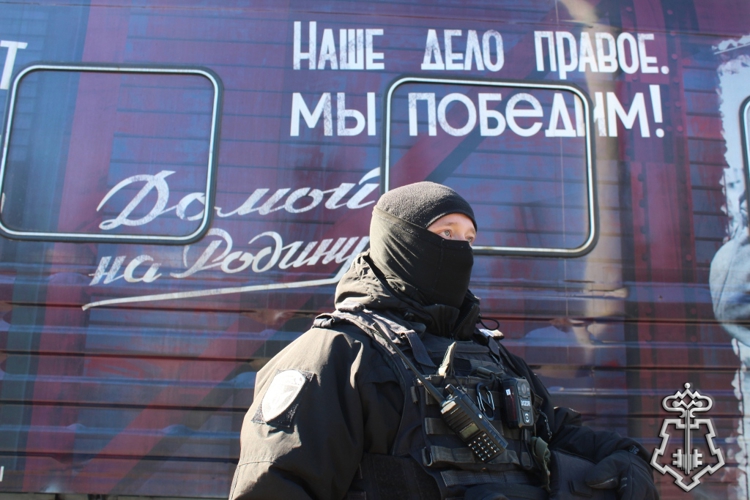 Сотрудники вневедомственной охраны и ОМОН «Зырянин» обеспечивают безопасность «Поезда Победы» в Сыктывкаре