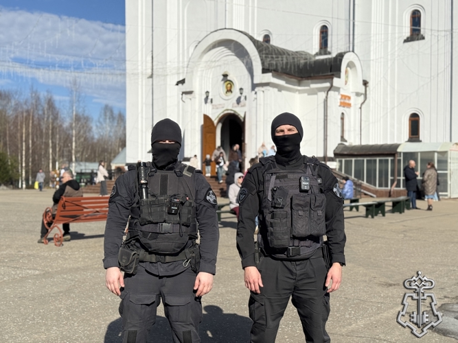 Сотрудники вневедомственной охраны Росгвардии приняли участие в обеспечении безопасности пасхальных мероприятий в Республике Коми
