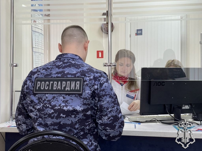 В Сыктывкаре сотрудники Росгвардии пополнили банк донорской крови в Национальный день донора