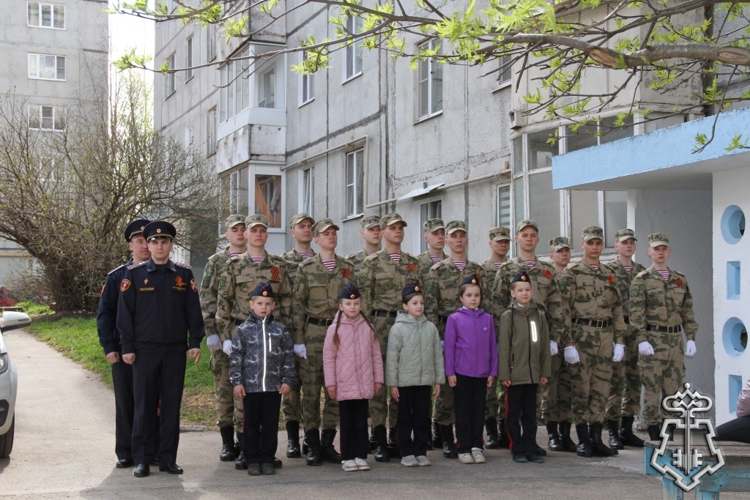 В Сыктывкаре росгвардейцы организовали праздник для ветерана в честь Дня Победы