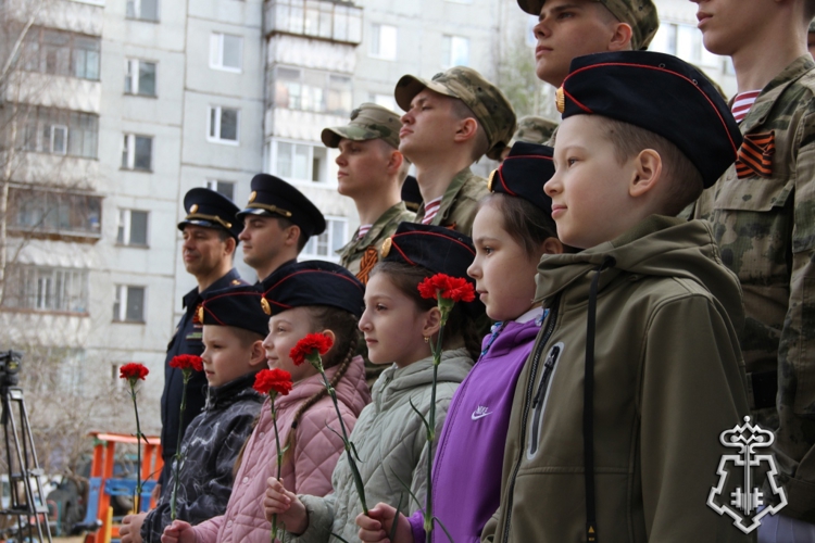 В Сыктывкаре росгвардейцы организовали праздник для ветерана в честь Дня Победы