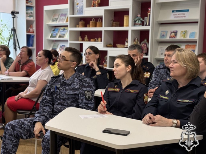 В Национальной библиотеке Коми прошла интеллектуальная игра, посвящённая юбилею Росгвардии и Дню коми языка