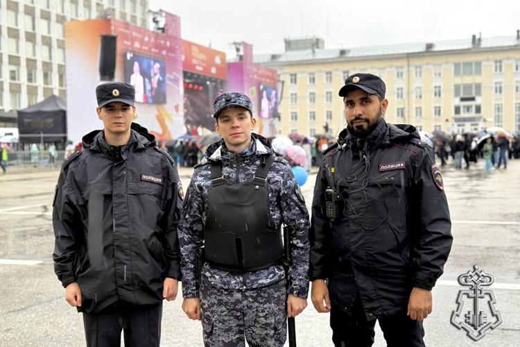 Охрана правопорядка в День молодёжи: Росгвардия и полиция совместно обеспечили безопасность граждан в Республике Коми