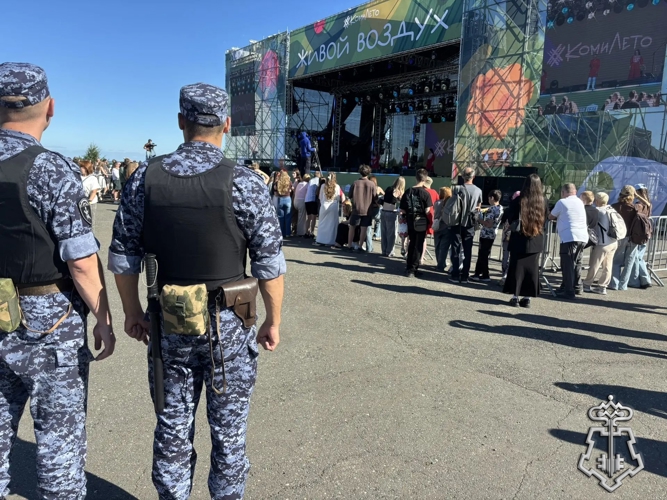 В Коми росгвардейцы обеспечивали правопорядок всероссийского фестиваля воздухоплавания «ЖИВОЙ ВОЗДУХ»