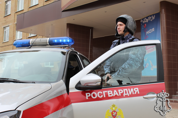 В Коми сотрудники вневедомственной охраны Росгвардии пресекли хулиганские выходки в Ухте и Сыктывкаре